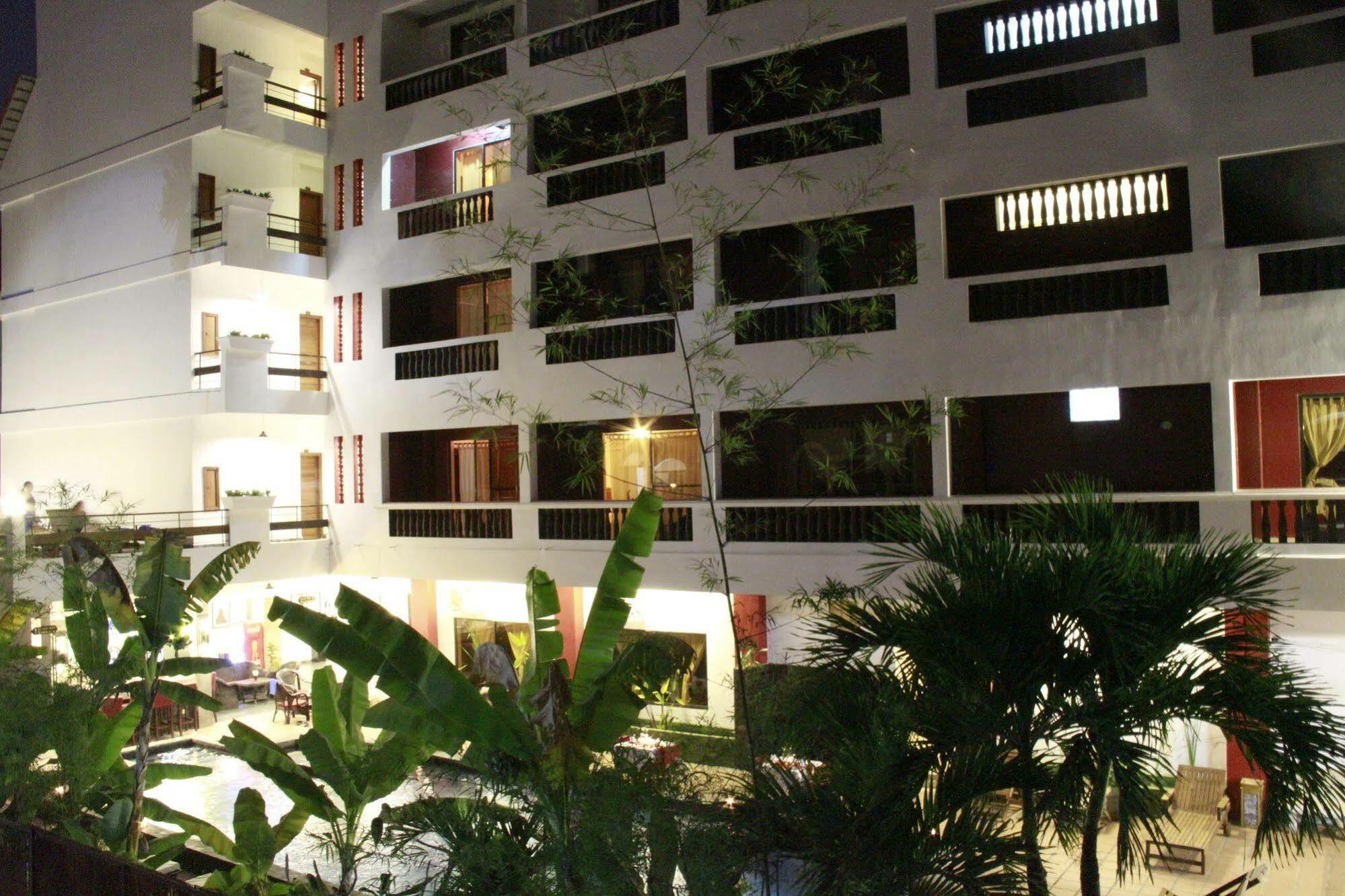 Mekong Angkor Deluxe Hotel Siem Reap Exterior photo